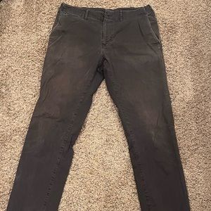 Mens American Eagle Chinos. Size 32 x 36.